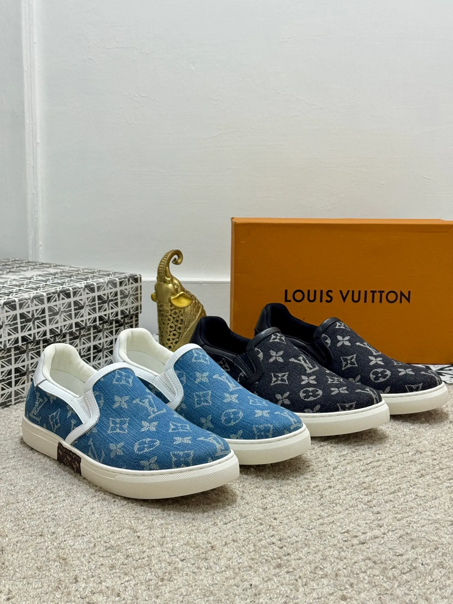 Men's shoes 💰380 [New style] 🌂🌂Top original order - Louis Vuitton®️ Trendy and fashionable yet low-key men's casual shoes, uppers made of LV special canvas presbyopia, comfortable and breathable, mesh lining, original rubber outsole, 2 colors optional ~ a must-have for stylish men. Size: 38-44 (45 customized